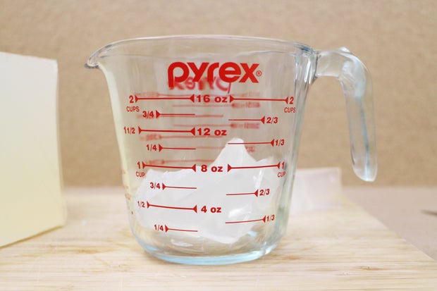 How a Pyrex Measuring Cup is made (30 seconds) 